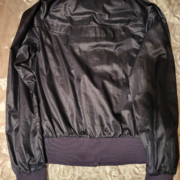 Womens Nike Rain Jacket - Picture 2 of 3